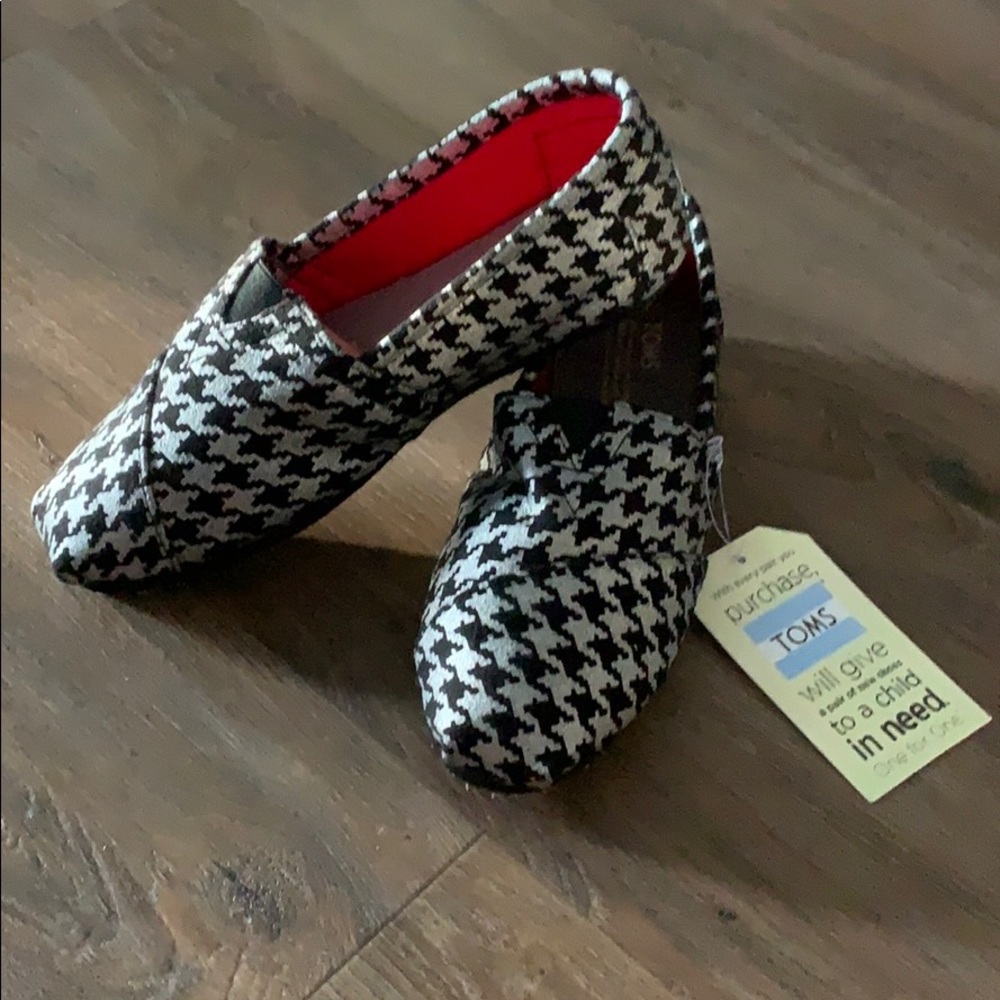 NWT Houndstooth Toms